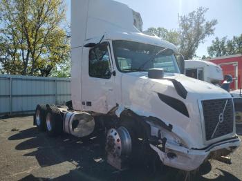  Salvage Volvo Vnr