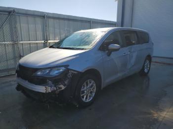  Salvage Chrysler Minivan