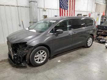  Salvage Chrysler Pacifica