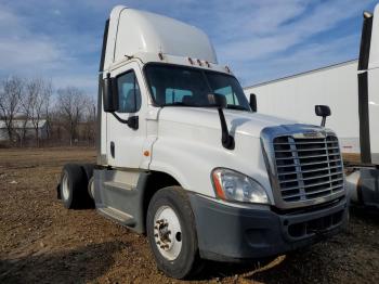  Salvage Freightliner Cascadia 1