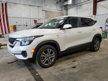  Salvage Kia Seltos