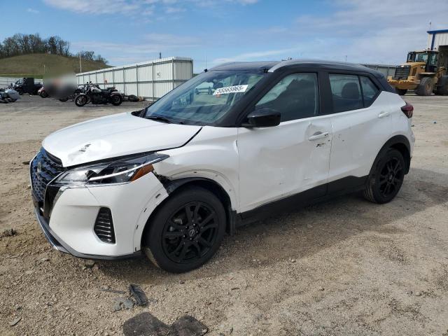  Salvage Nissan Kicks