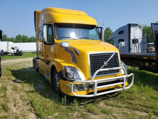  Salvage Volvo Vn
