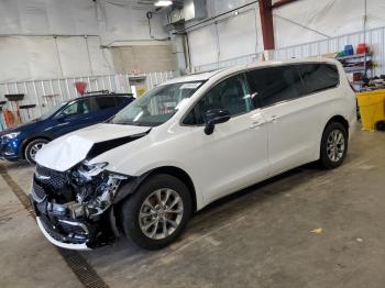  Salvage Chrysler Pacifica