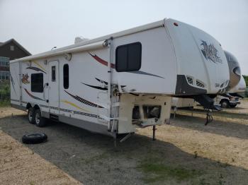  Salvage Wildcat 5th Wheel