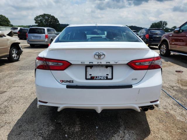 Toyota Camry L Image 3