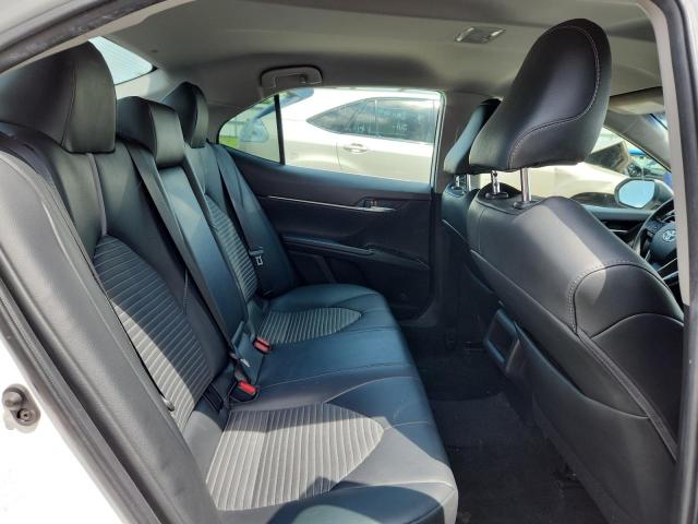 Toyota Camry L Image 9