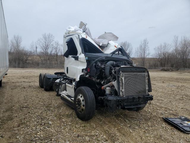  Salvage Freightliner Cascadia 1