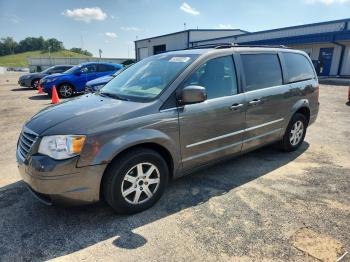  Salvage Chrysler Minivan
