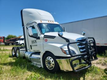  Salvage Freightliner Cascadia 1