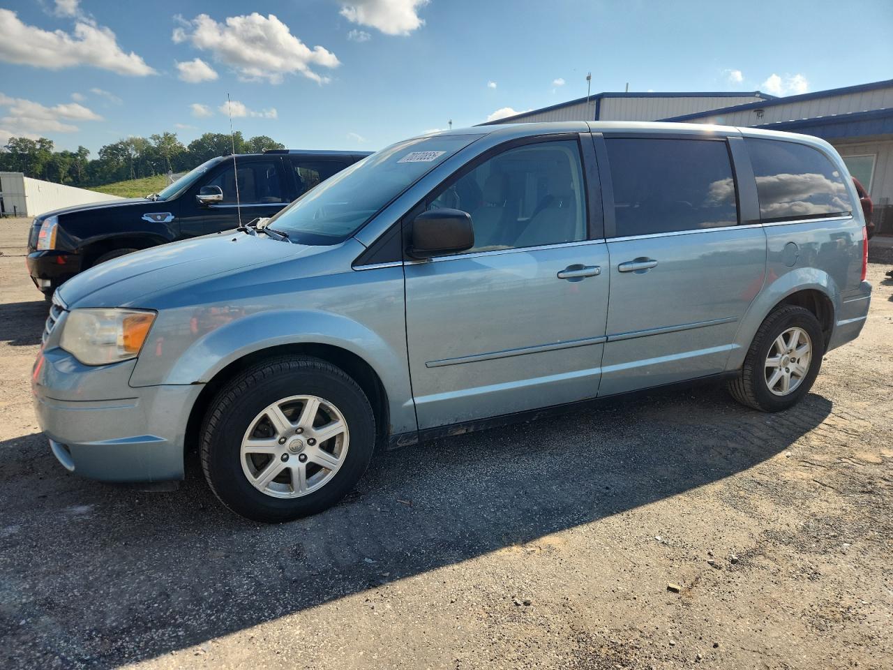 Chrysler Minivan Lx Image 1