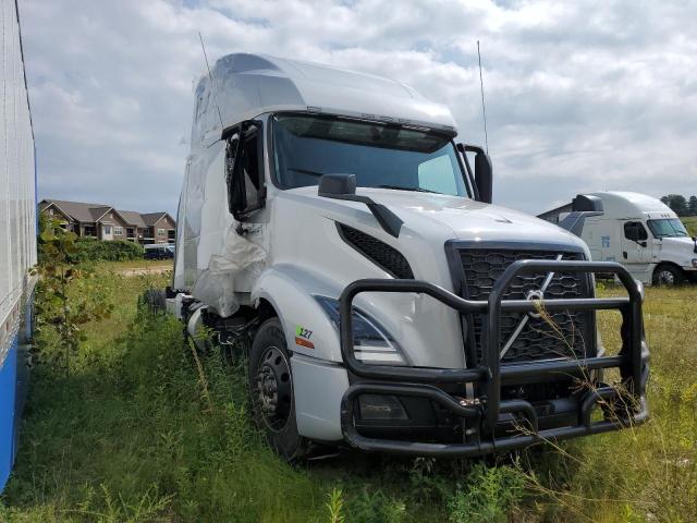  Salvage Volvo Vnl