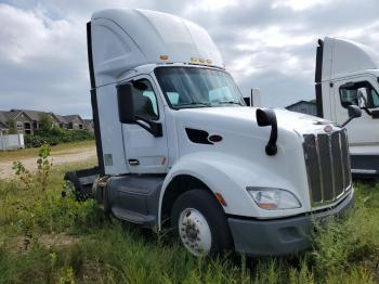  Salvage Peterbilt Tractor 579