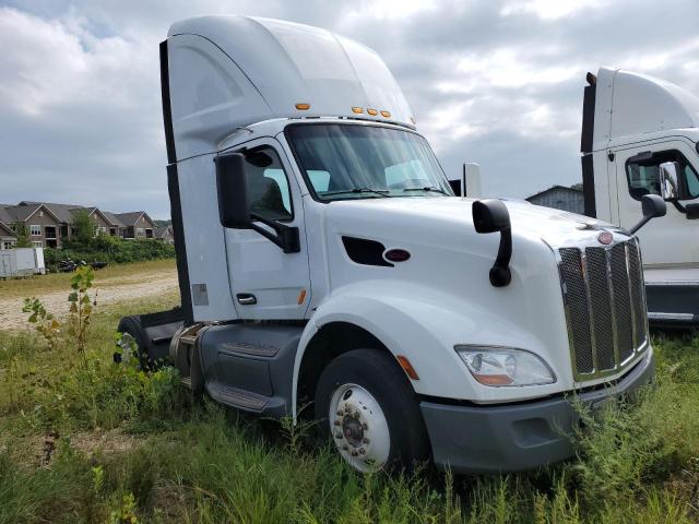  Salvage Peterbilt Tractor 579