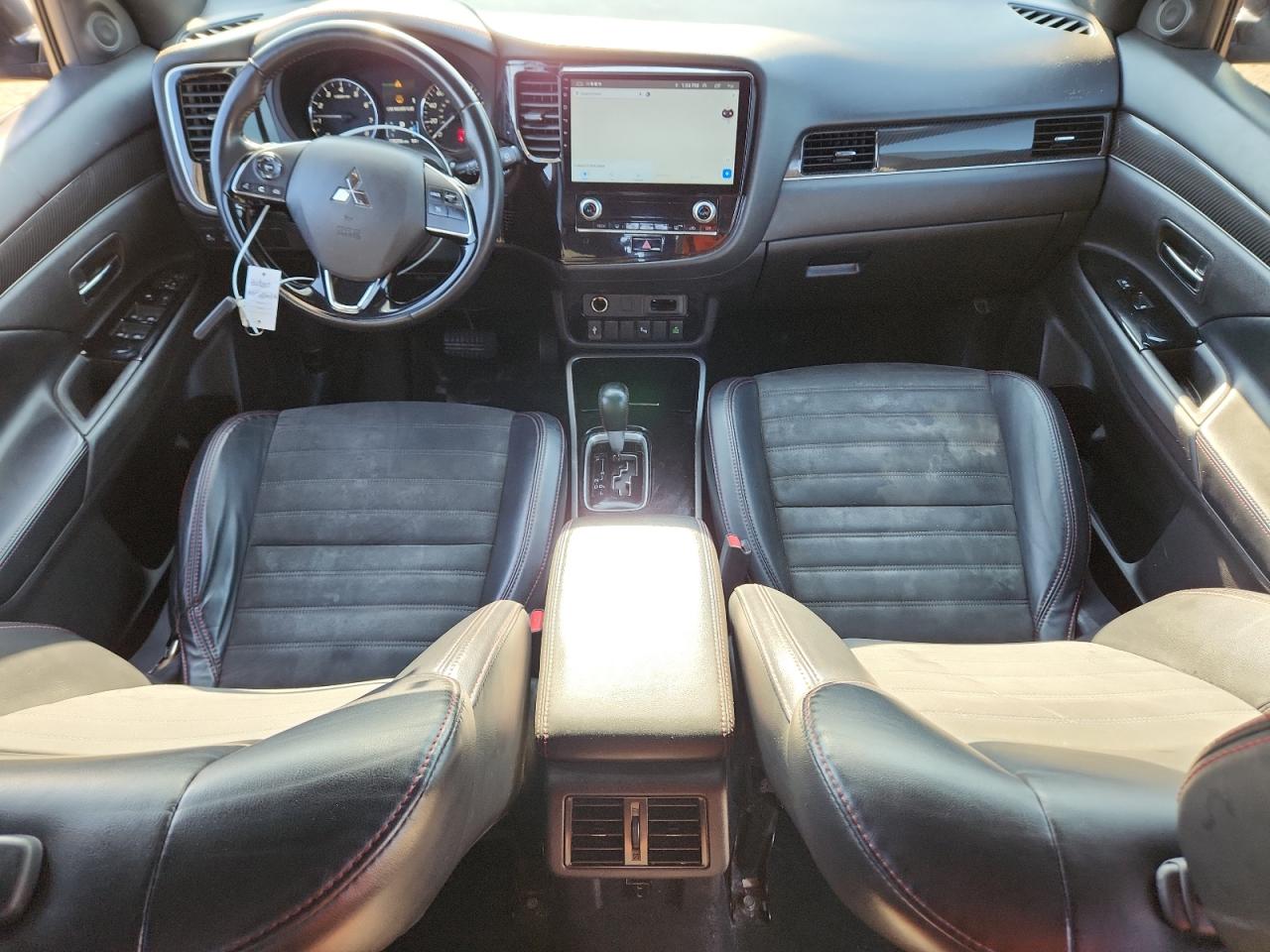 Mitsubishi Outlander Se Image 3