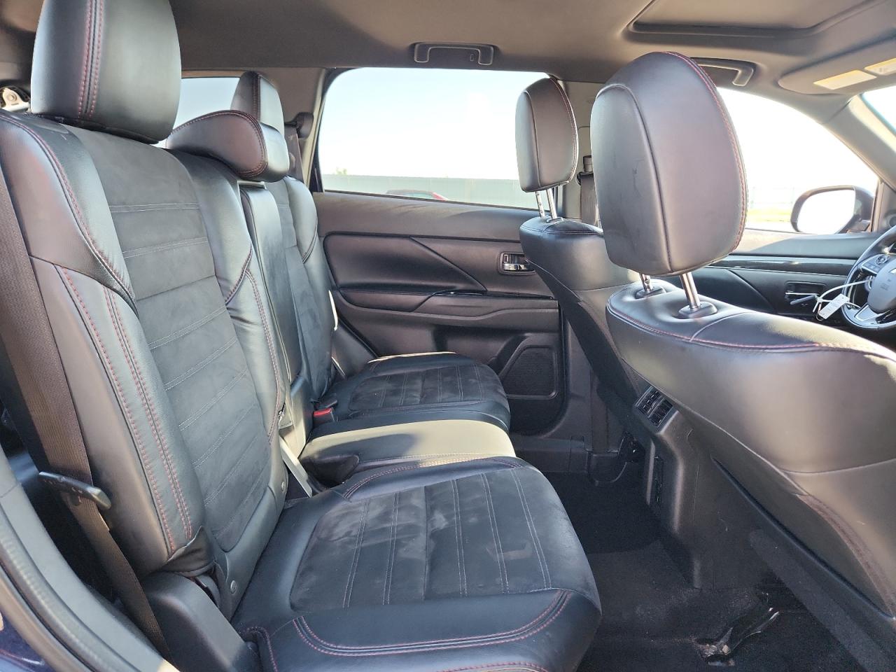 Mitsubishi Outlander Se Image 7