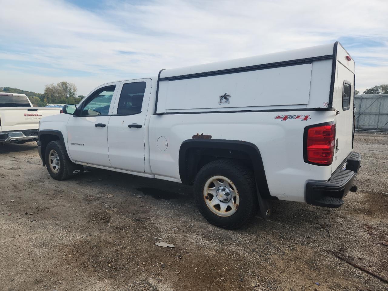 Chevrolet Silverado K1500 Image 3