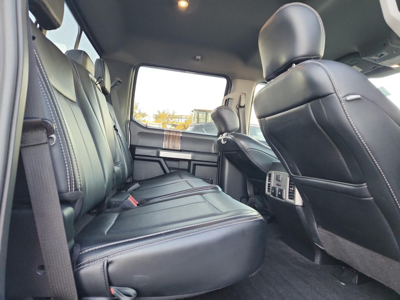 Ford F-150 Supercrew Image 8