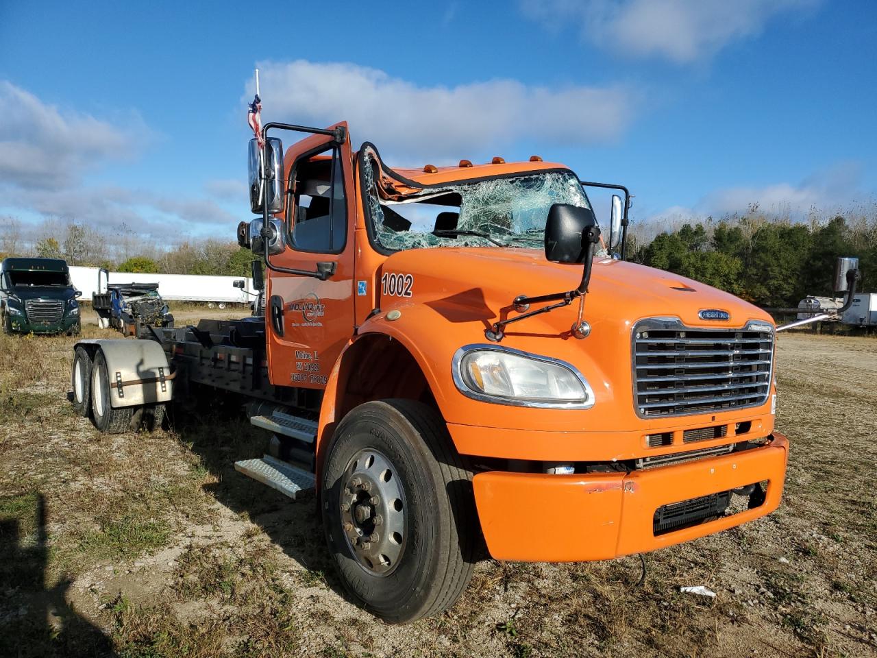Freightliner M2 106 Medium Duty Image 1