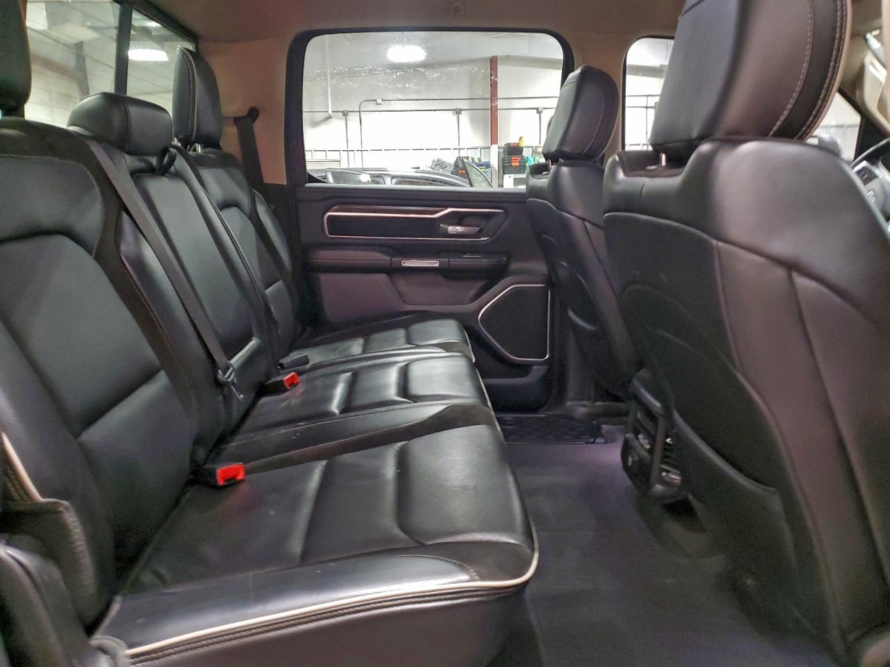 Ram 1500 Laramie Image 8