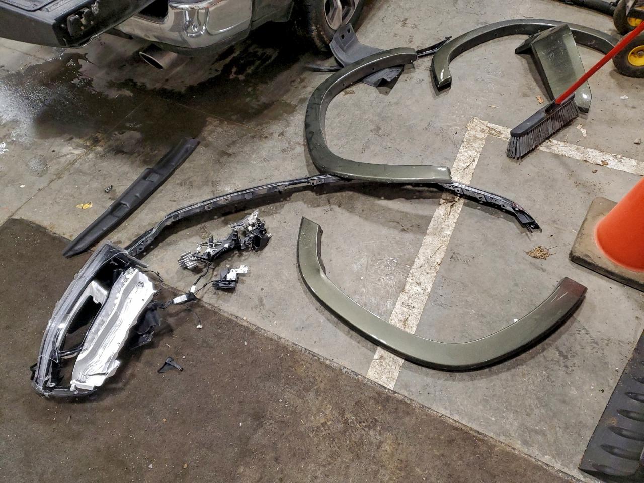 Ram 1500 Laramie Image 7