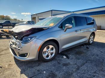  Salvage Chrysler Pacifica