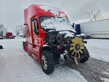  Salvage Freightliner Cascadia 1