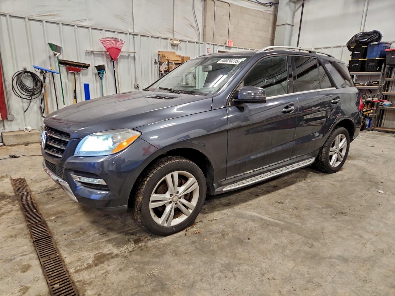 Mercedes-Benz M-Class 350 4matic Image 1