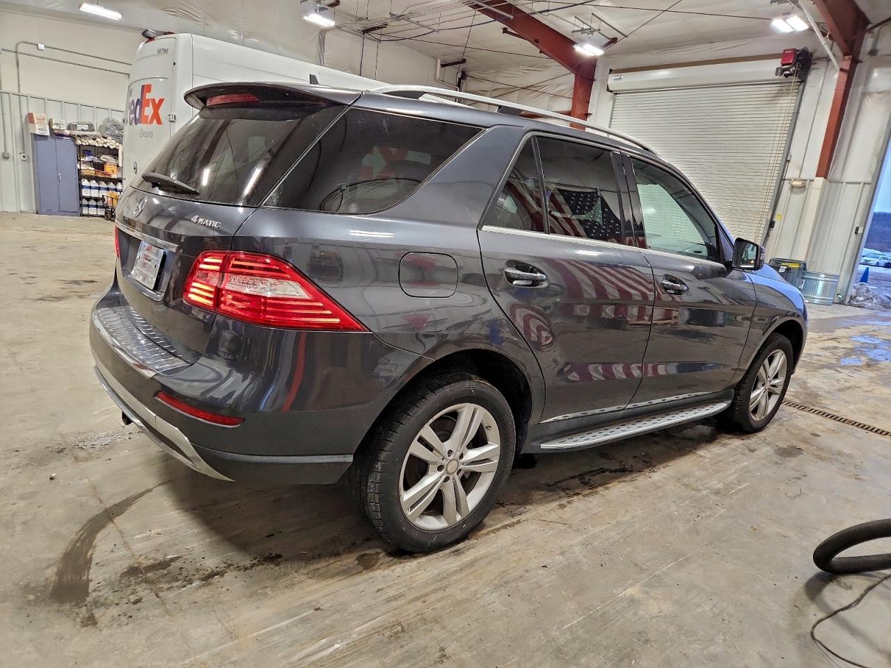 Mercedes-Benz M-Class 350 4matic Image 11