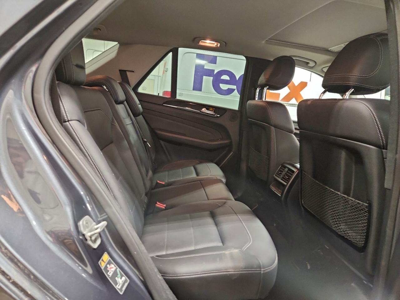 Mercedes-Benz M-Class 350 4matic Image 9