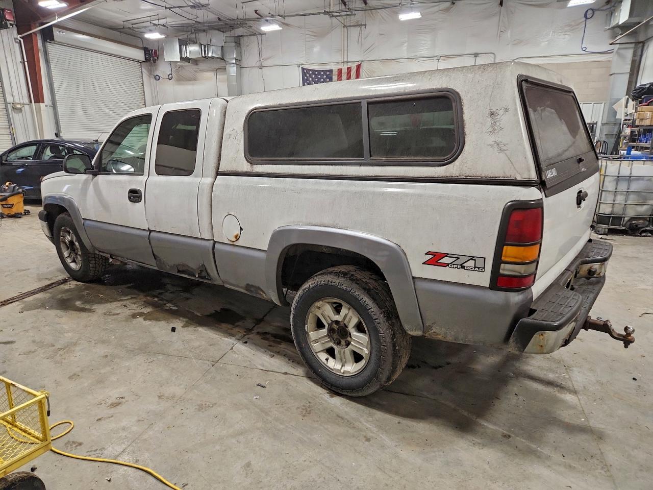 Chevrolet Silverado K1500 Image 3