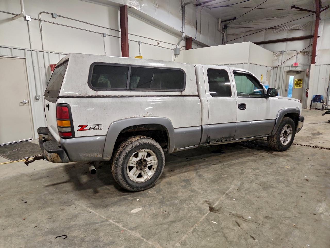 Chevrolet Silverado K1500 Image 2