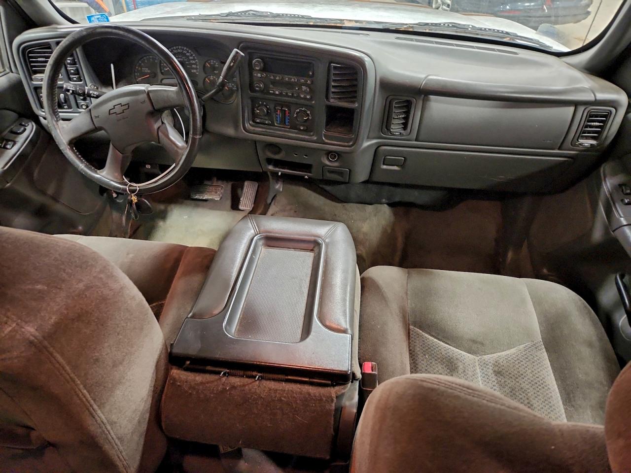 Chevrolet Silverado K1500 Image 9