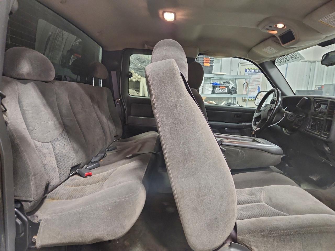 Chevrolet Silverado K1500 Image 12