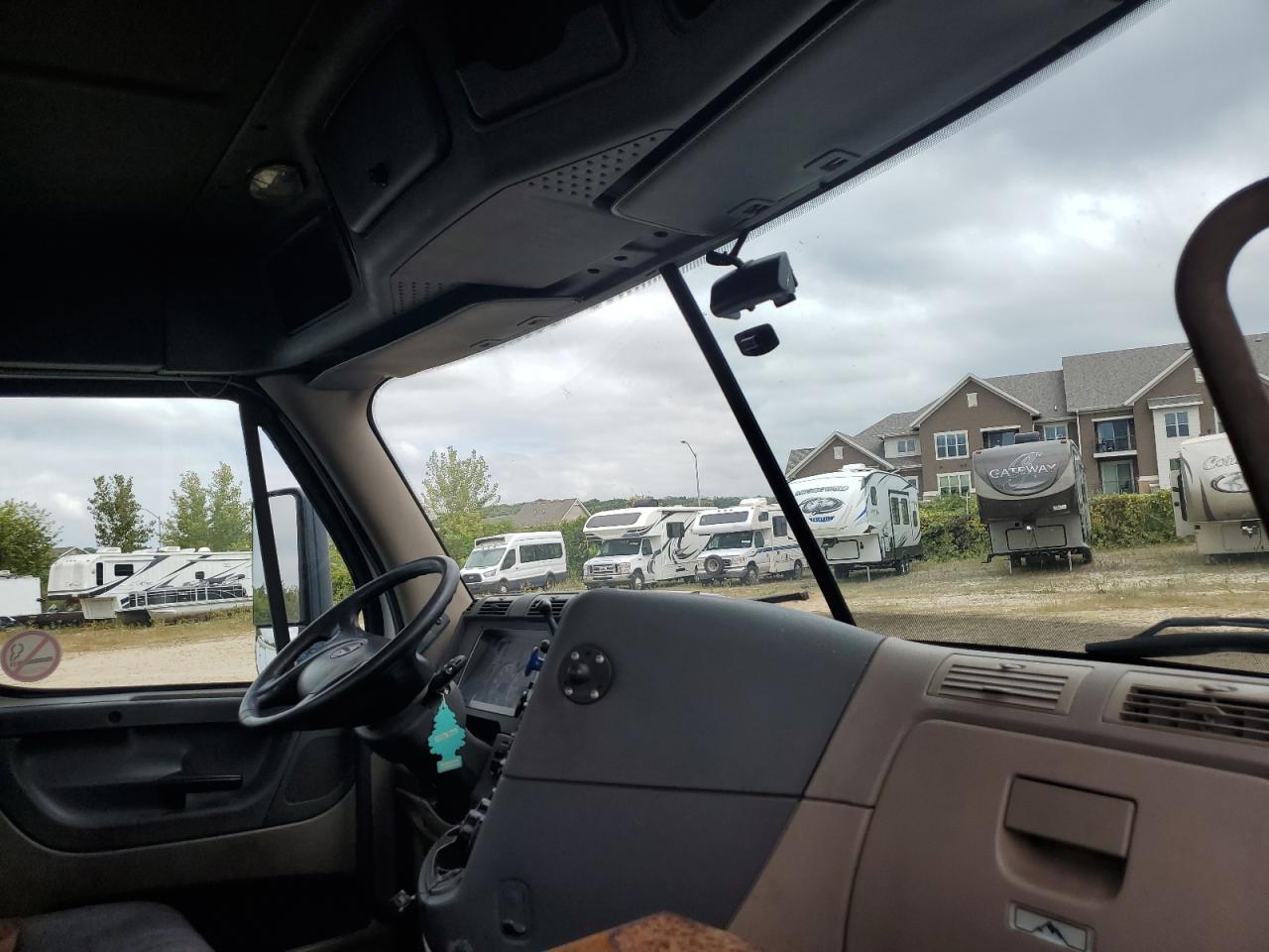 Freightliner Cascadia 1 Image 9