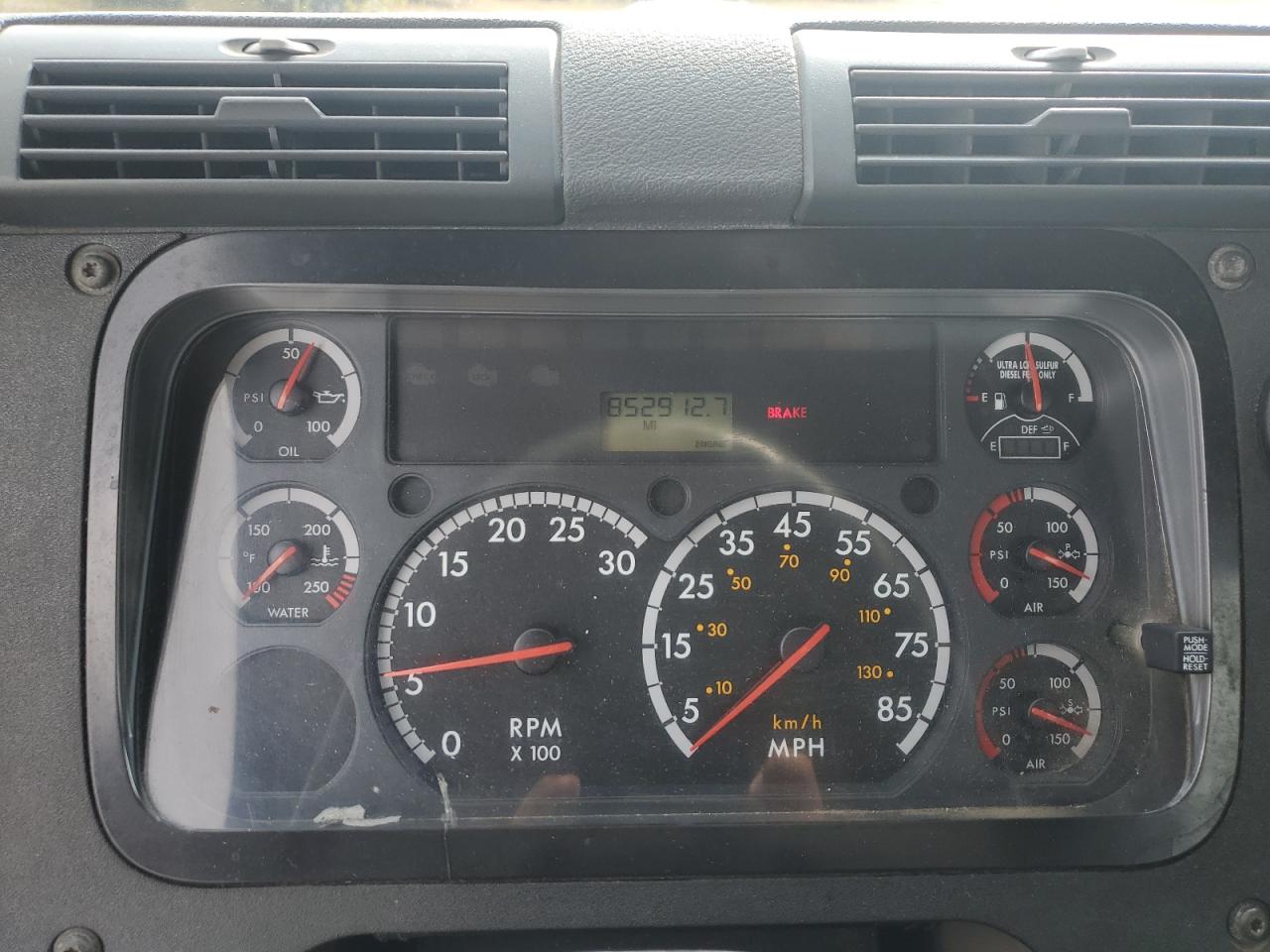 Freightliner Cascadia 1 Image 3