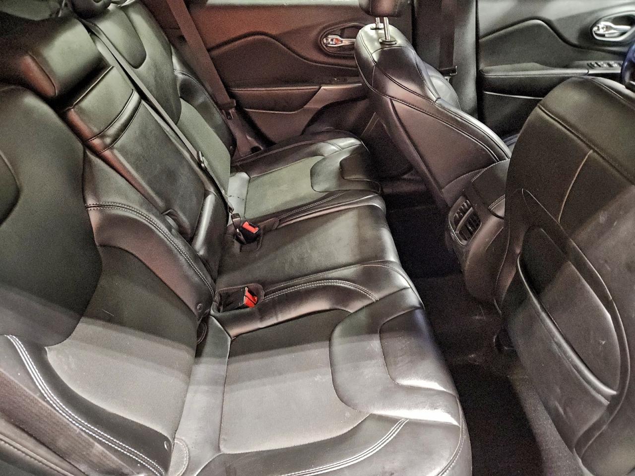 Jeep Grand Cherokee Latitude Plus Image 11