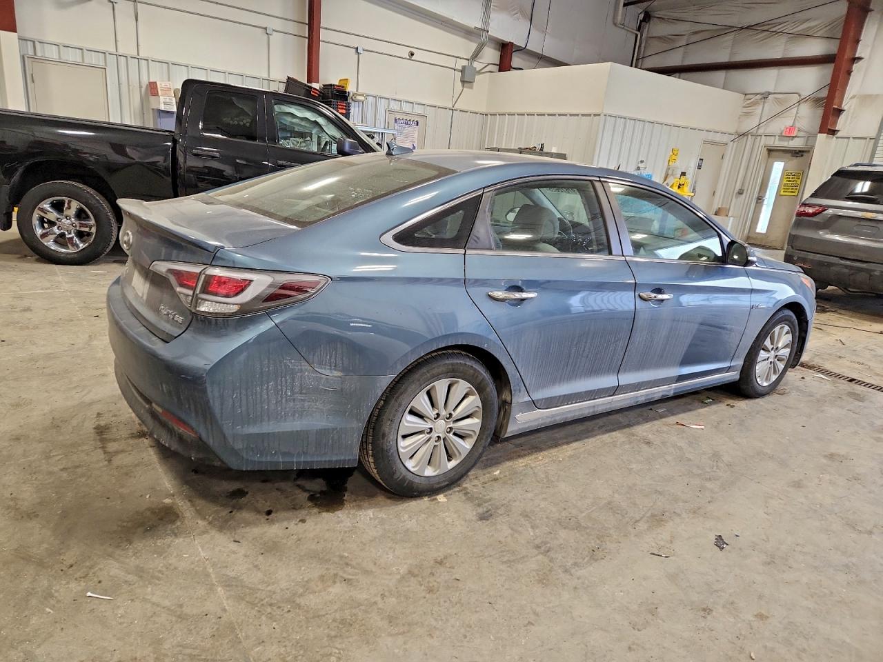 Hyundai SONATA Hybrid Image 4