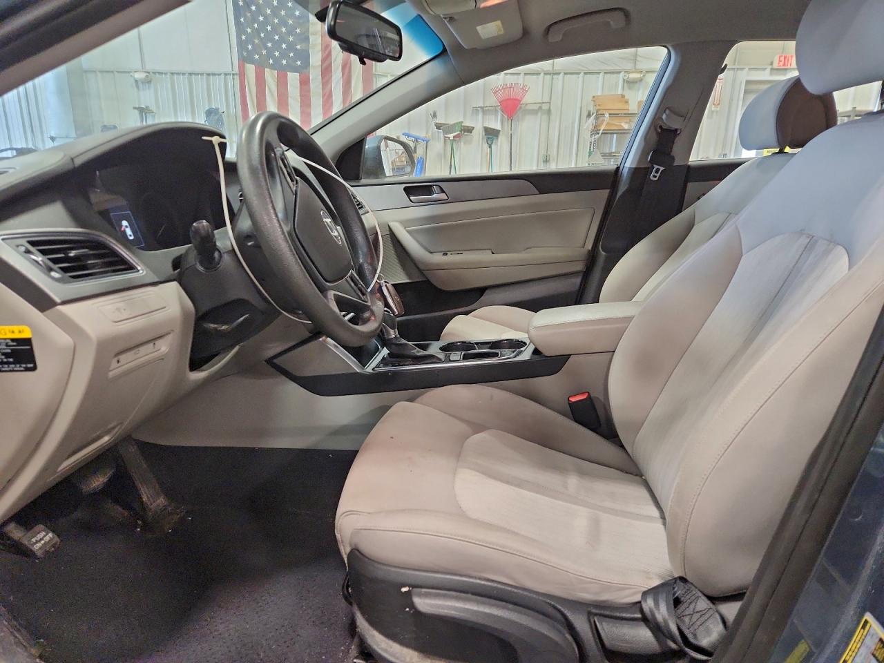 Hyundai SONATA Hybrid Image 12