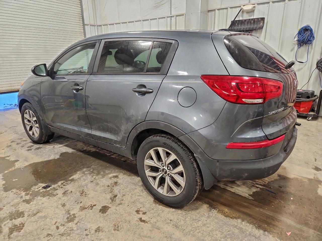 Kia Sportage Base Image 2