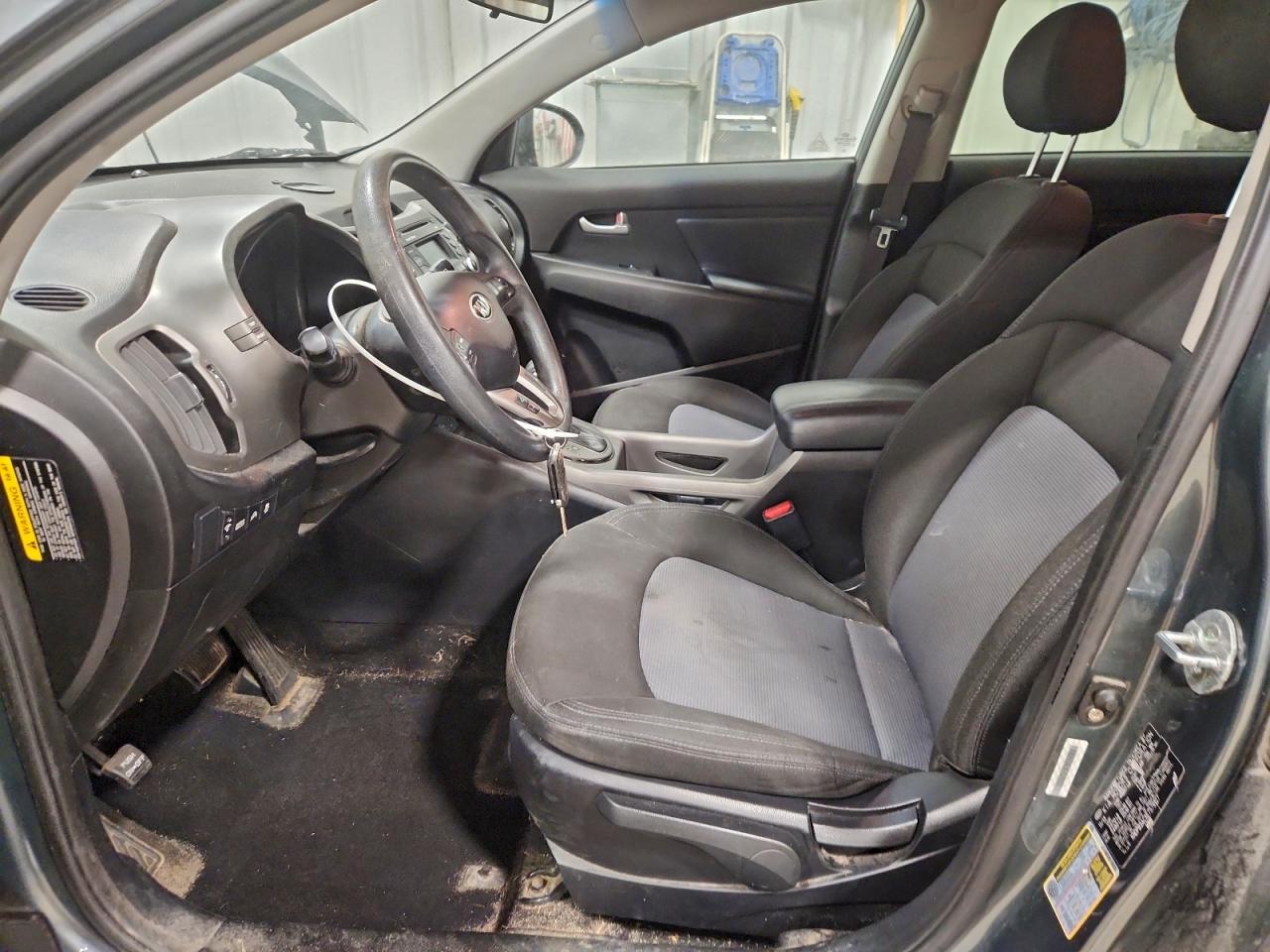 Kia Sportage Base Image 8