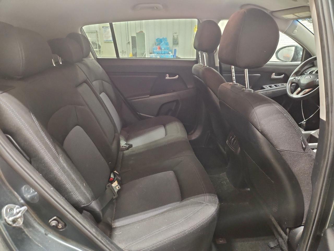 Kia Sportage Base Image 7