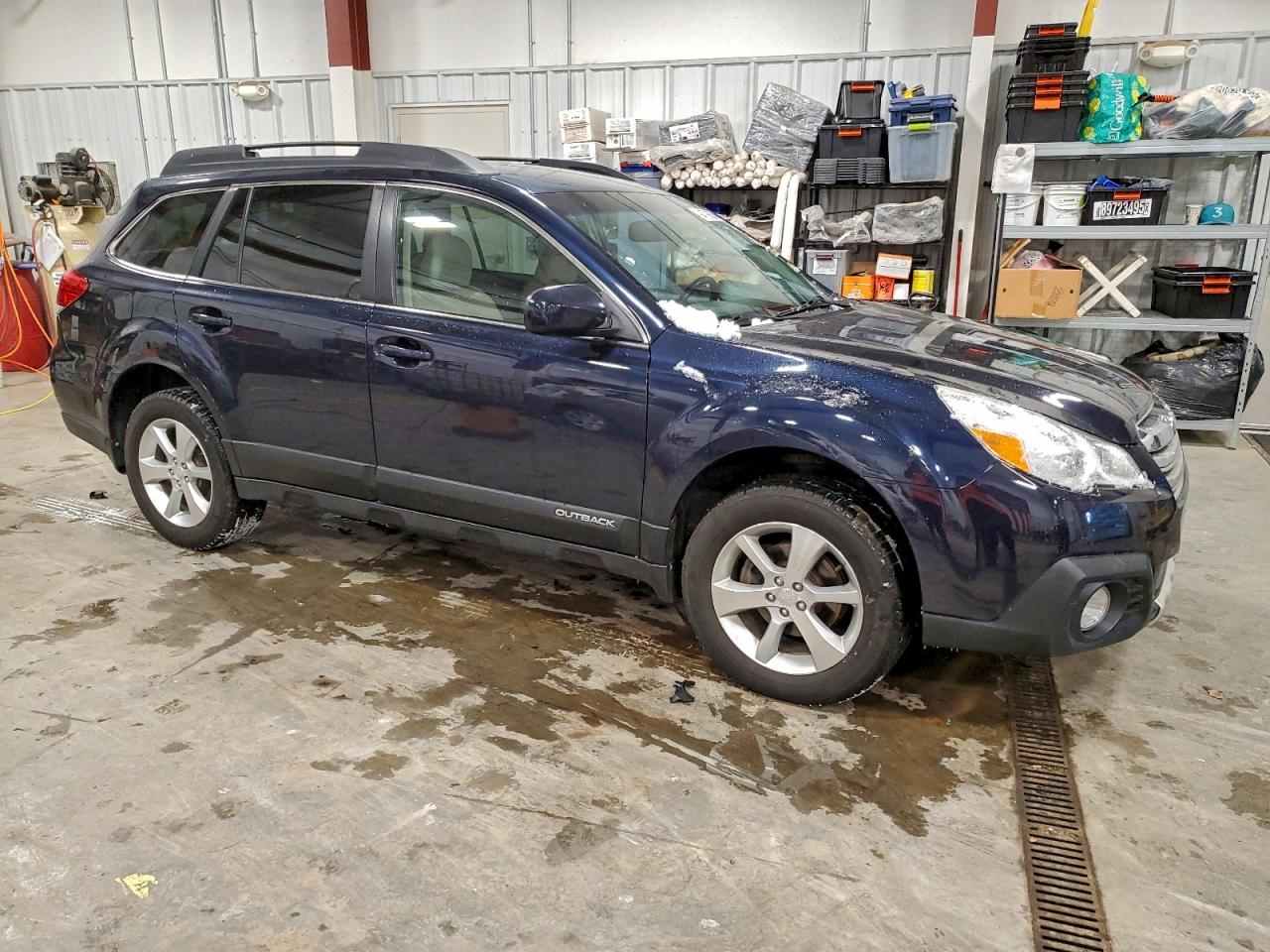 Subaru Outback 2.5i Limited Image 6