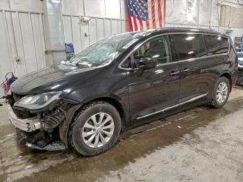  Salvage Chrysler Pacifica