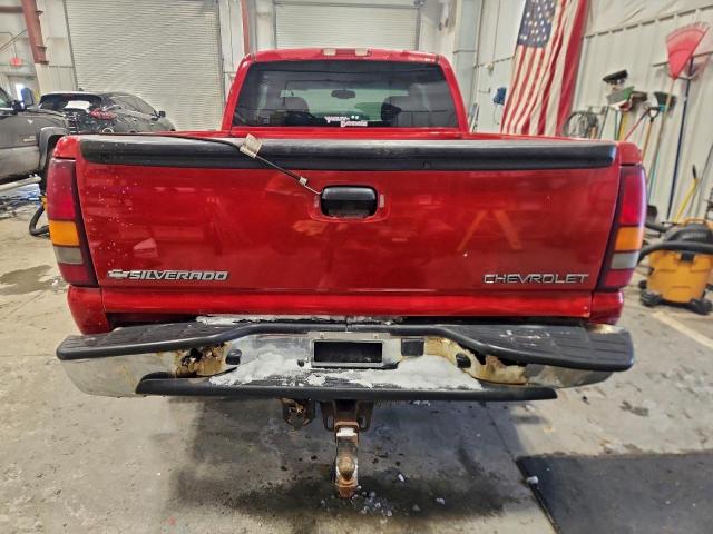 Chevrolet Silverado K1500 Image 3