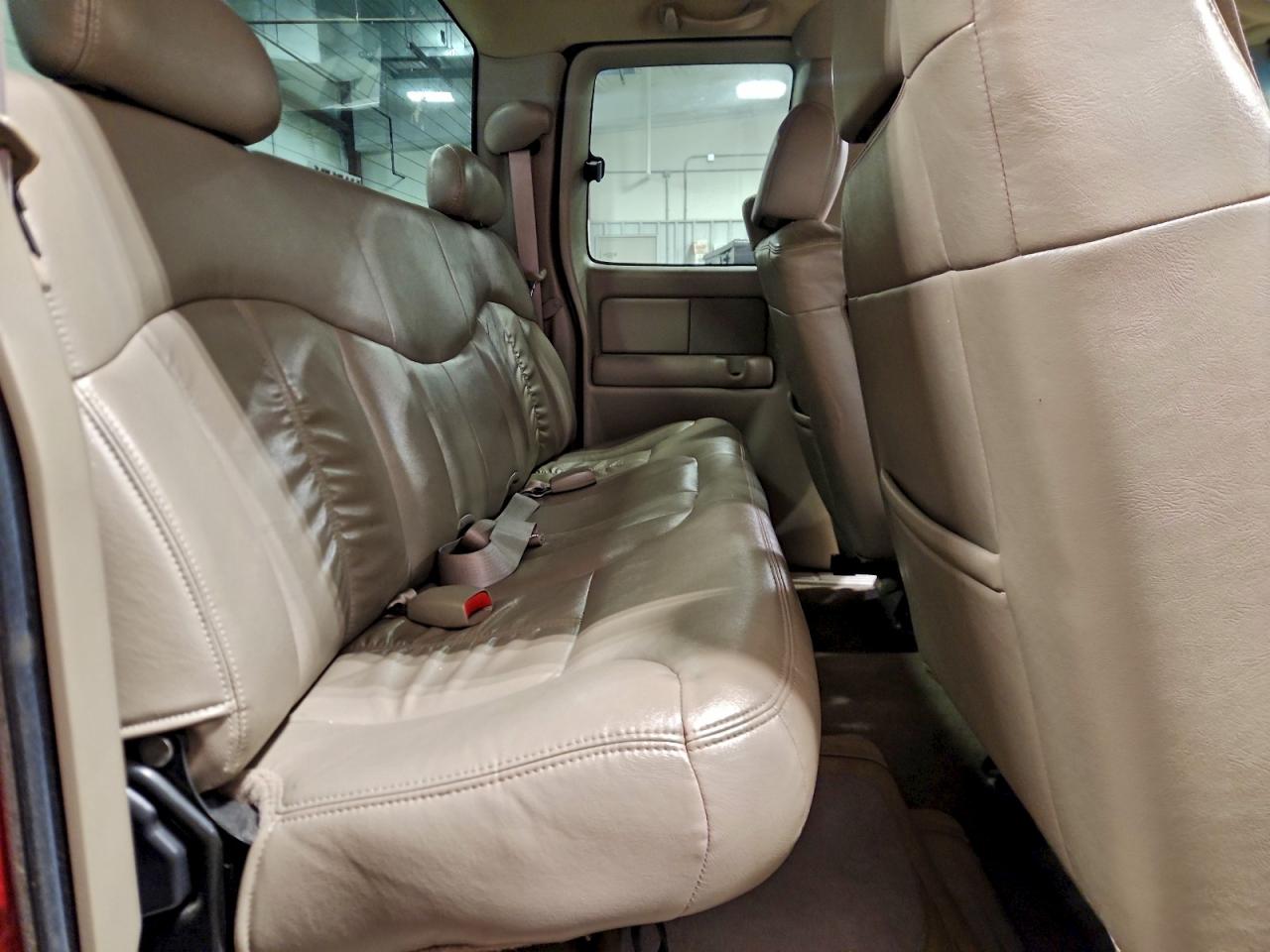 Chevrolet Silverado K1500 Image 8