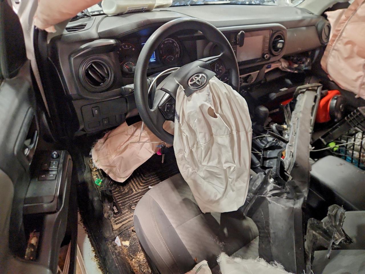 Toyota Tacoma Access Cab Image 5