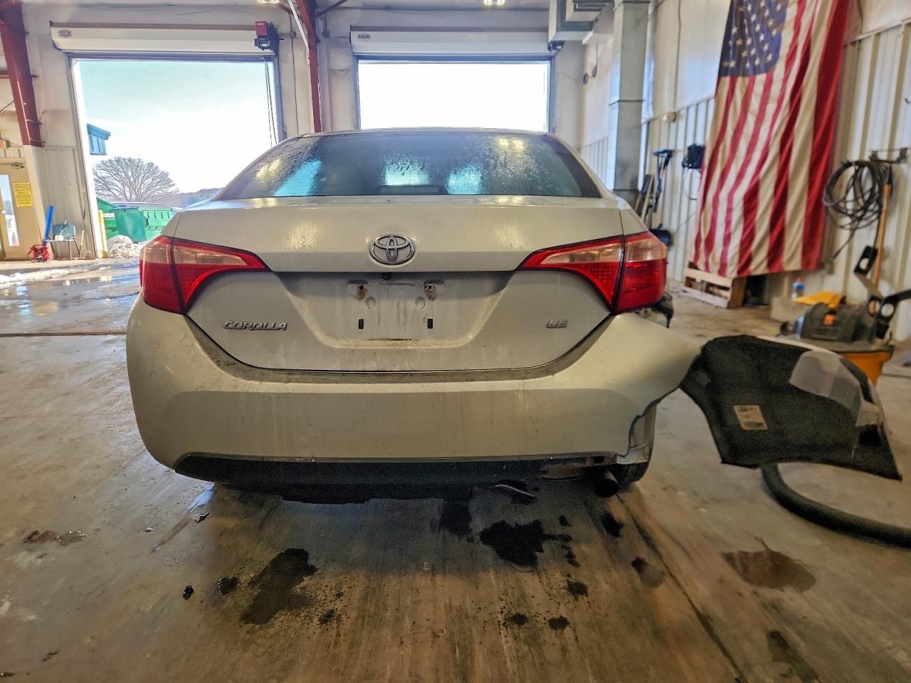 Toyota Corolla L Image 9