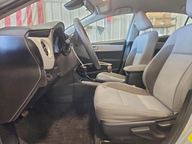 Toyota Corolla L Image 8