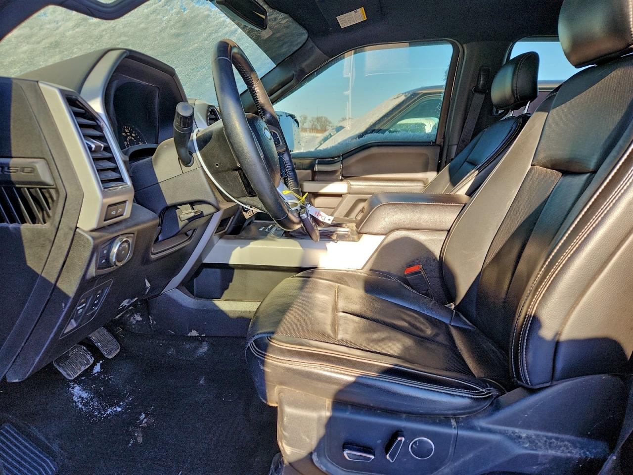 Ford F-150 Supercrew Image 10